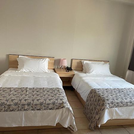 Kirin Guesthouse And Restaurant Port Louis Dış mekan fotoğraf